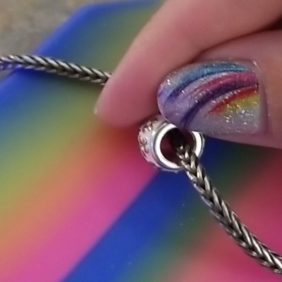 Silver and crystal flower bead - Picture 2 of 4